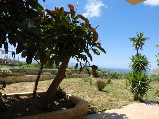 Chrissi's house with garden and sea view - Photo5
