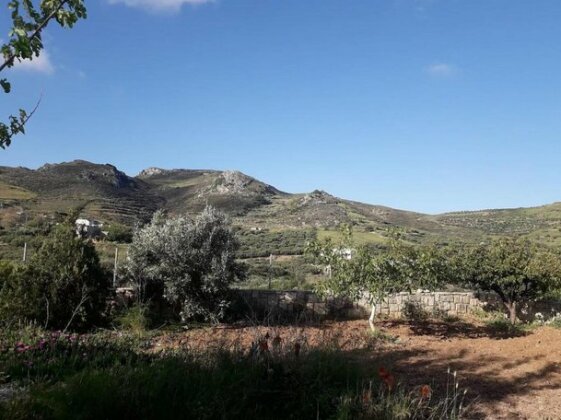 Cozy secluded studio with panoramic view - Photo5