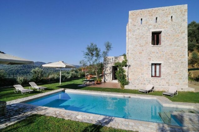 Ati Villa with pool near Gythio Peloponnese