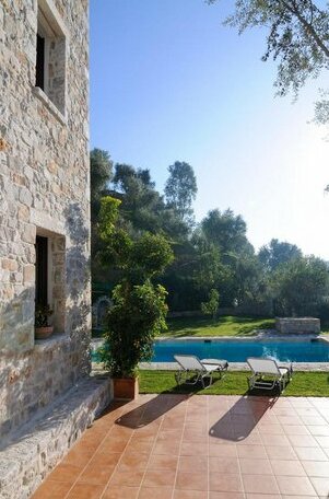 Ati Villa with pool near Gythio Peloponnese - Photo2