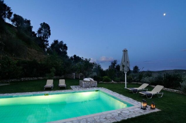 Ati Villa with pool near Gythio Peloponnese - Photo5