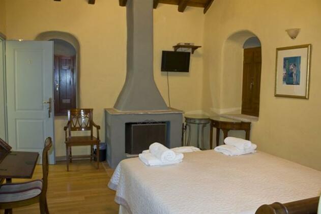 Petropoulakis Tower - Photo4