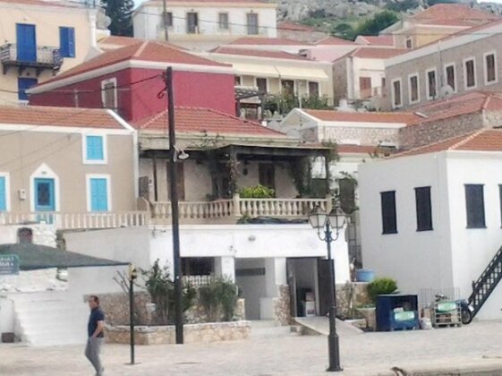  Photo 1