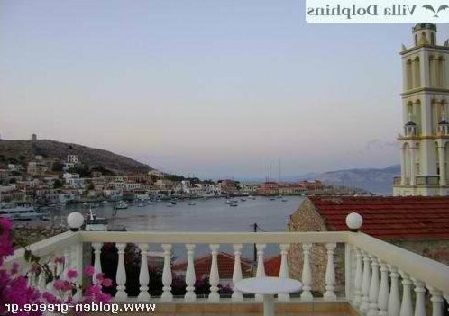 Dolphins Apartments Halki - Photo2