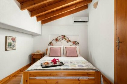Little Karafillias Chalki House