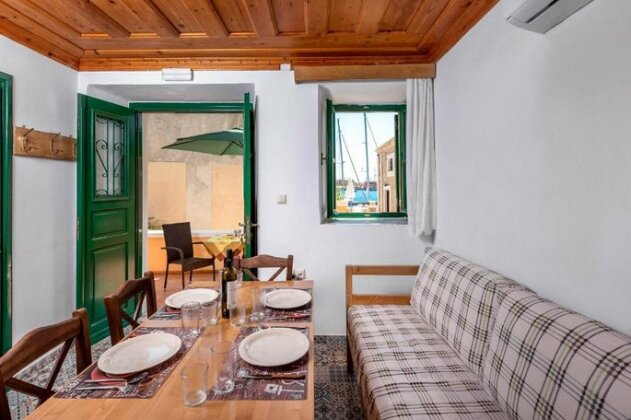 Matinas House Halki - Photo2