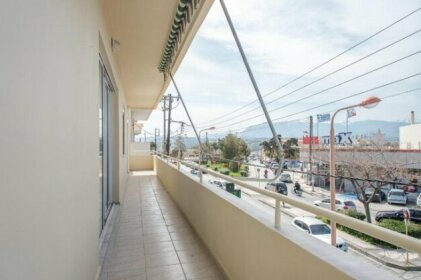 Centrally Located 3 Bedroom Apartment with Parking