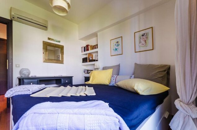Luxury City One-bedroom Apartment - Photo4