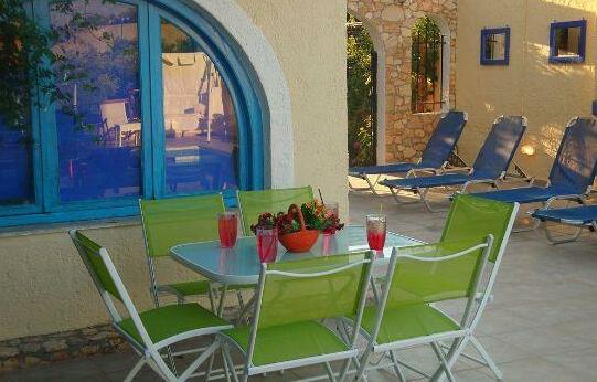 Maria-Flora Apartments - Photo4