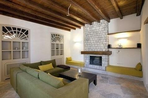 Eagle's Nest Hydra Town - Photo4