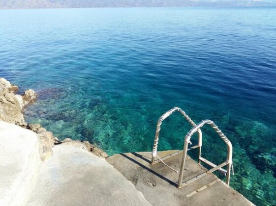 Ecloge Hydra Island - Photo5