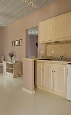 Four Seasons Hydra Luxury Suites - Photo3