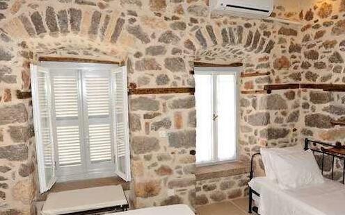 Guesthouse Alexandra Hydra - Photo2
