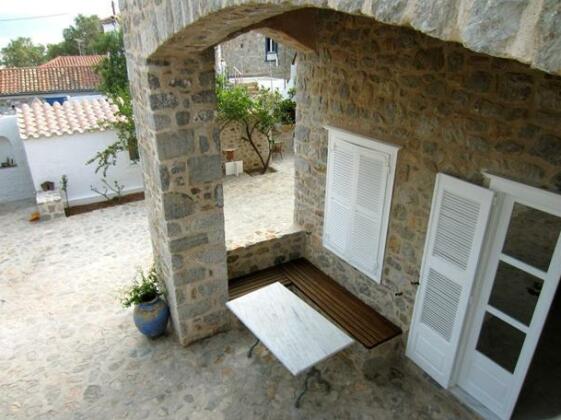 Kiki's Houses Vlichos - Photo2
