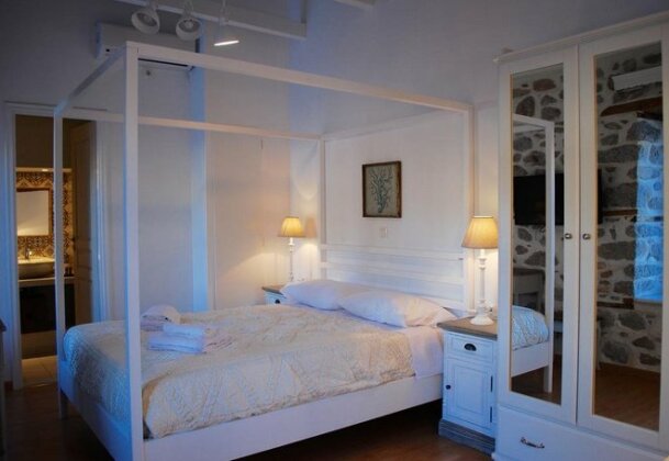 Lela's House Hydra - Photo3