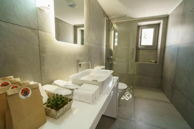Livin Hydra Town Apartment 4 - Photo3