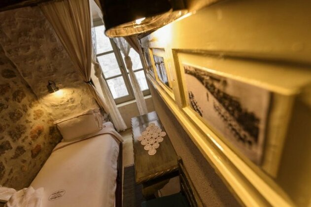 Mastoris Mansion - Photo3