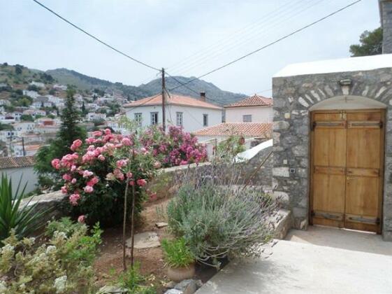 The White and Stone House - Photo2