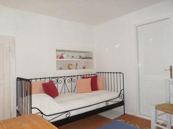 The White and Stone House - Photo5