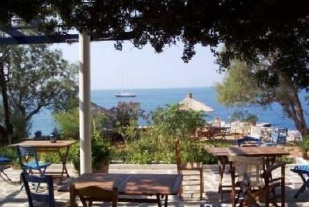 Agriolykos Pension - Photo2