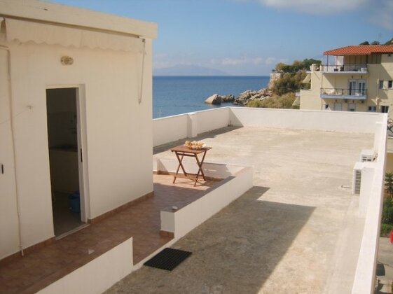 Apostolakis Rooms - Photo3