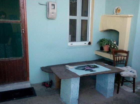 The House of Ikarus - Photo3