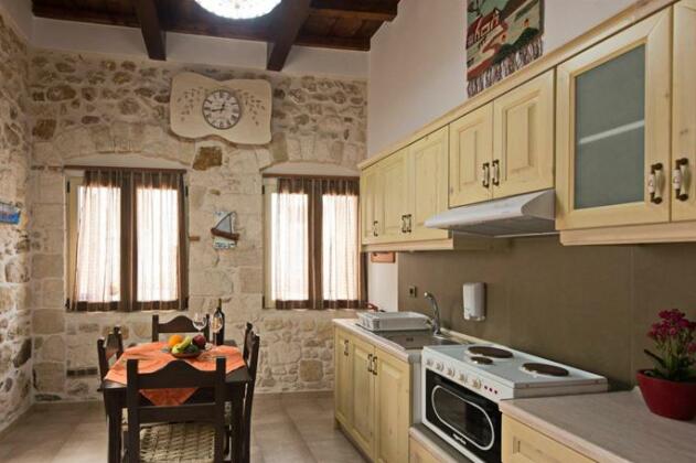 Akrolithos Apartments - Photo2