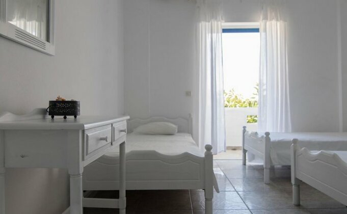 Armadoros Hotel / Ios Backpackers - Photo2