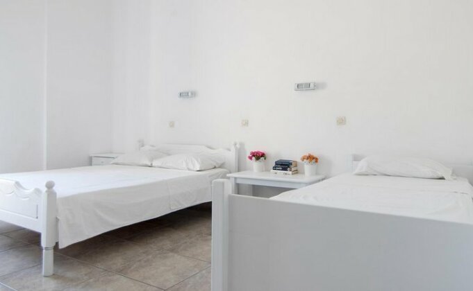 Armadoros Hotel / Ios Backpackers - Photo3