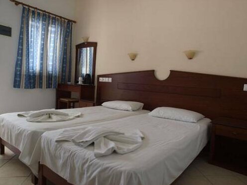 Elpis Rooms - Photo2