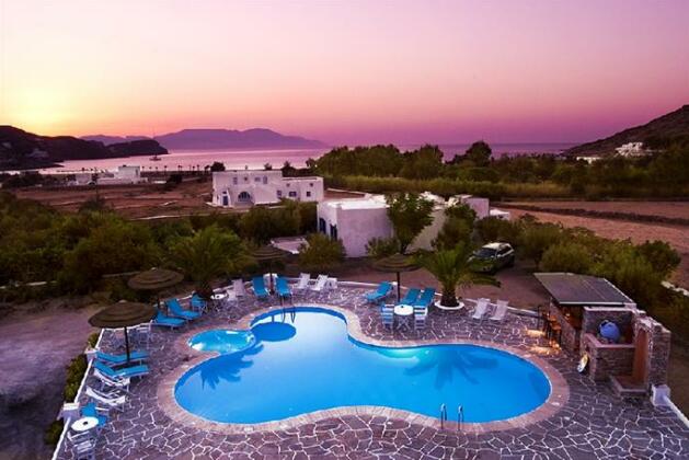 Island House Hotel - Photo2