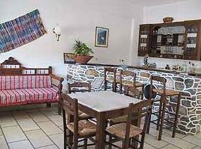 Island House Hotel - Photo5