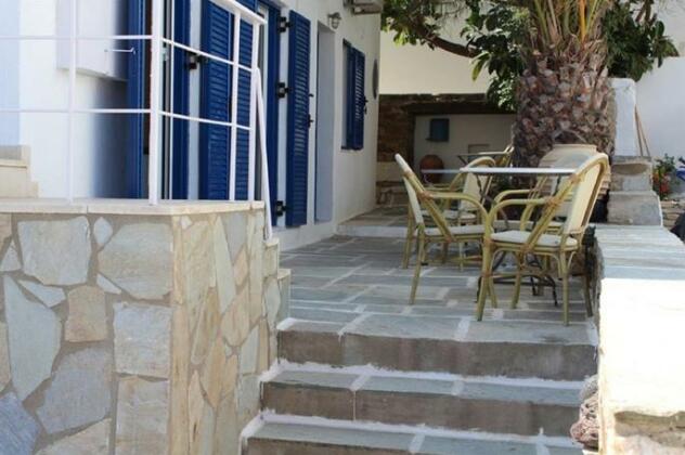 Zinas Pansion - Photo5