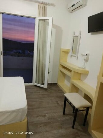 Alexandra Studios Iraklia - Photo3