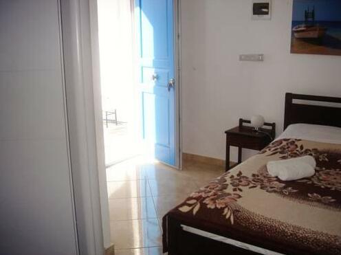 Angelos Rooms - Photo5