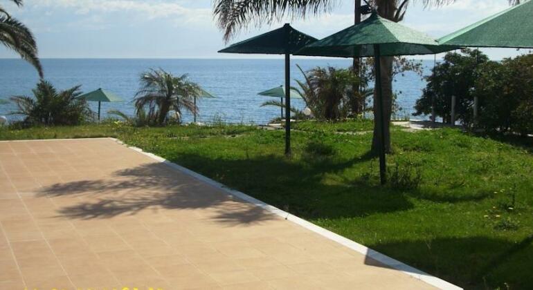 Iria Beach Hotel - Photo2