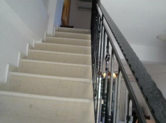 Iriana Village Inn - Photo3