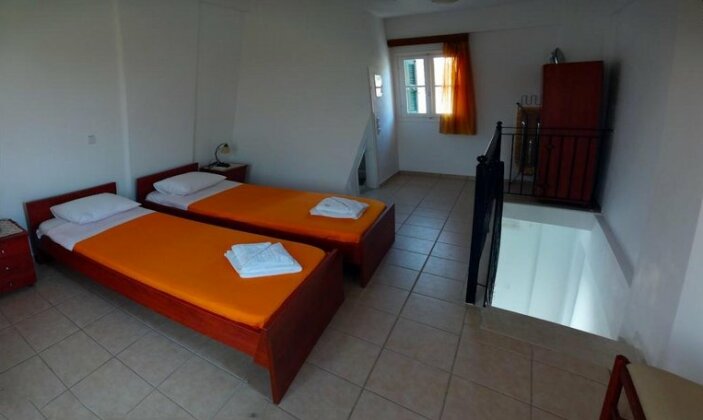 Iriana Village Inn - Photo5