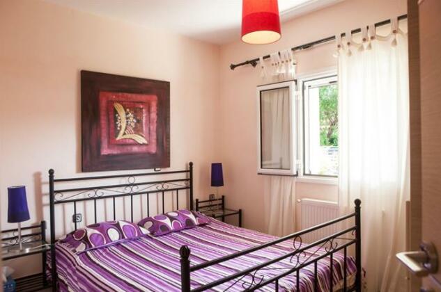 Oropos Villa - Photo3