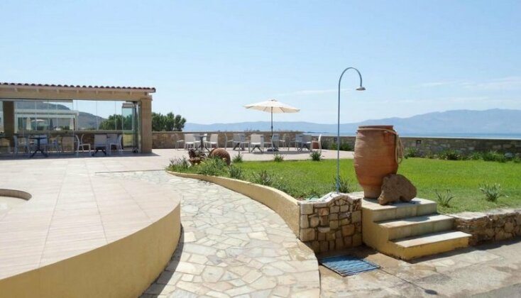 Captain Beach Apartments - Photo2