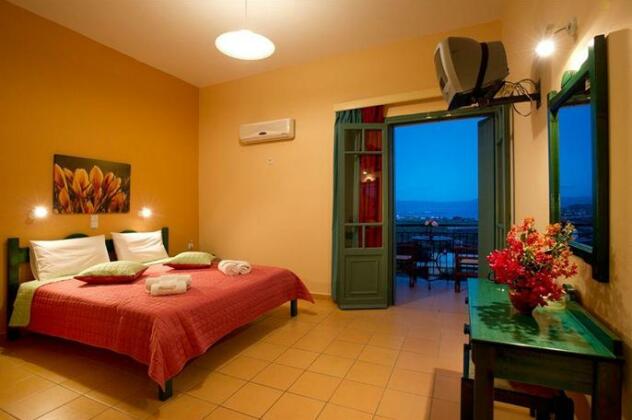 Kaliviani Traditional Hotel - Photo2