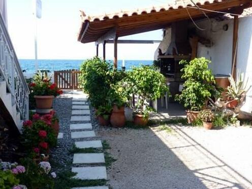Manthos - Photo2