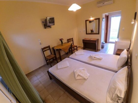 Leandros Beach - Photo5