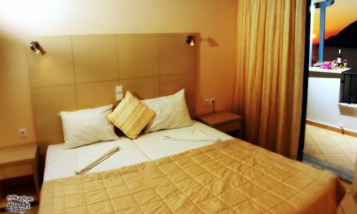 Elena Village - Photo4