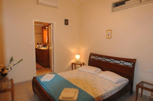 George Kalymnos - Photo5