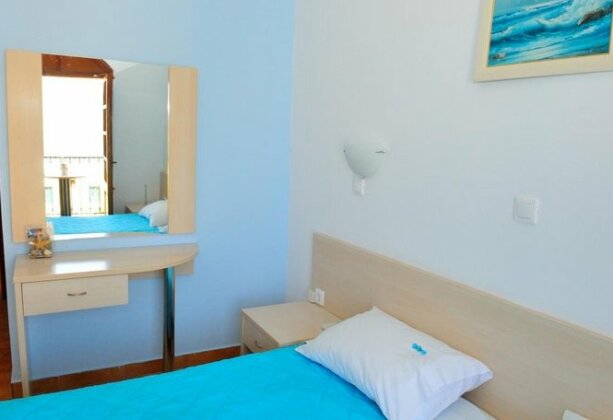 Vouros Palace - Photo4
