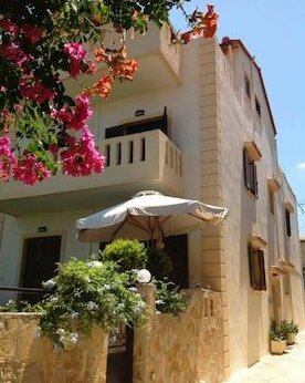 Asterias Studios & Apartments - Photo2