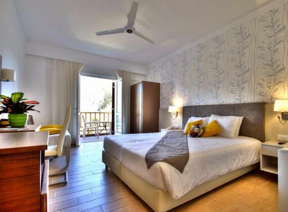 Kalyves Beach Hotel - Photo4