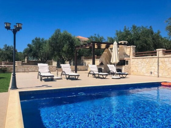 Levanda Luxury Stone Villa - Photo3