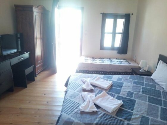 Manos Traditional House - Photo5